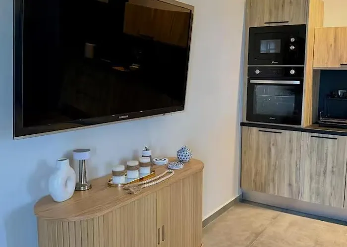 Ionian Retreat * Lixouri