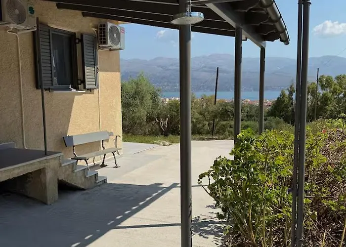 Ionian Retreat * Lixouri